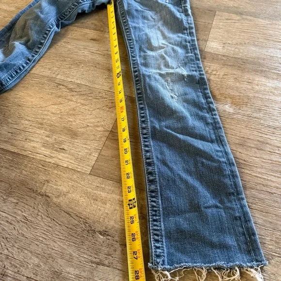 Miss Me Jeans Women's size 26 Distressed Denim Straight Low Rise Frayed Hem - Picture 10 of 10